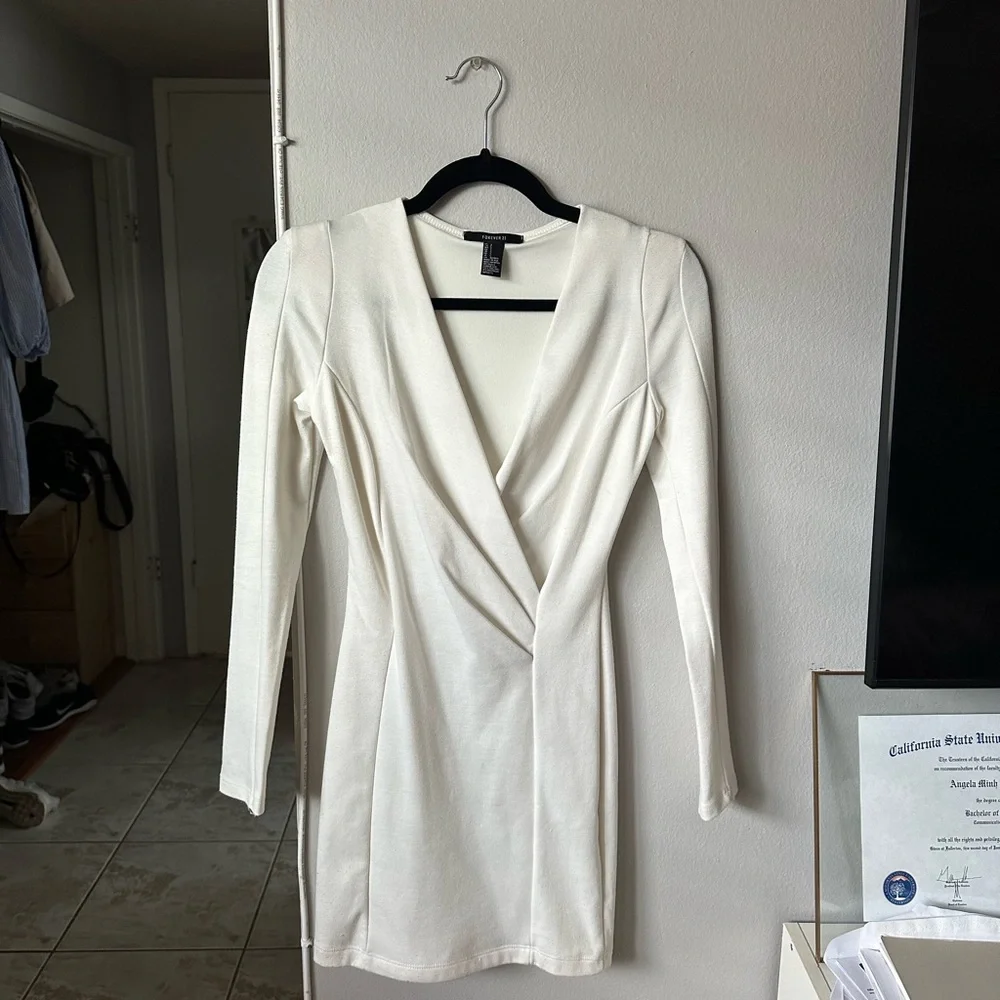 Forever 21 White Long Sleeve Dress - Picture 1 of 6
